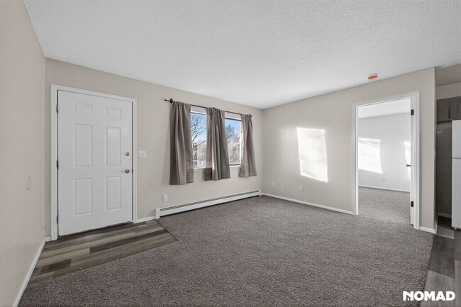 Building Photo - 820 Stone Mountain Ct