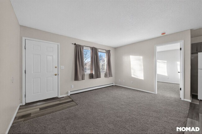 Foto del edificio - 820 Stone Mountain Ct