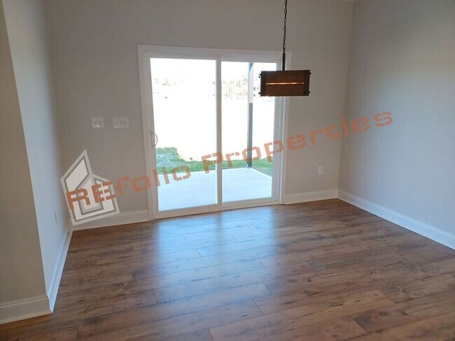 Building Photo - 233 Howards Crossing Dr