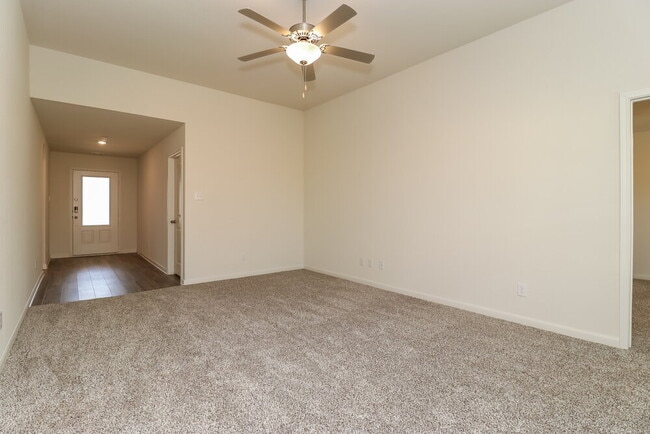 Building Photo - 9620 Sierra Grande Dr