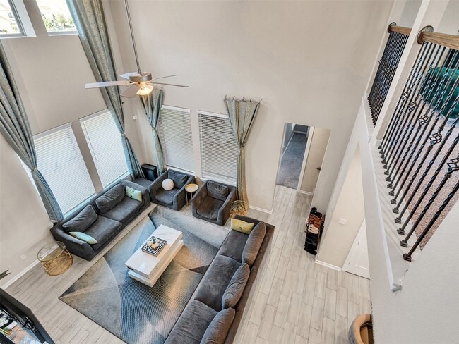 Foto del edificio - 24446 Ferdossa Dr