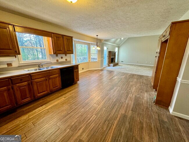 Foto del edificio - 114 Trailwood Ln