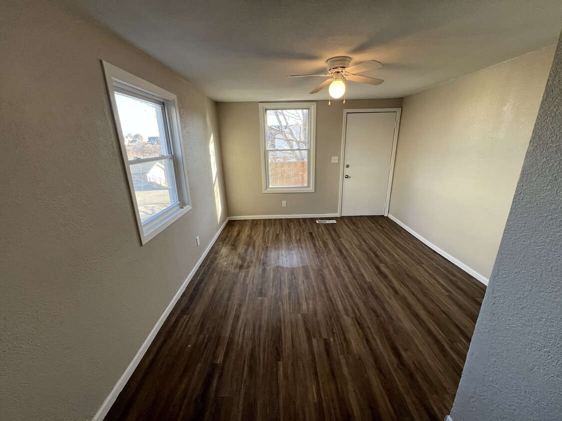 Family Room - 635 Jefferson St