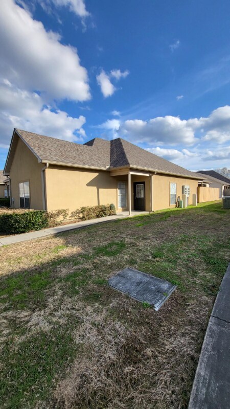 Building Photo - 4000 Mchugh Rd