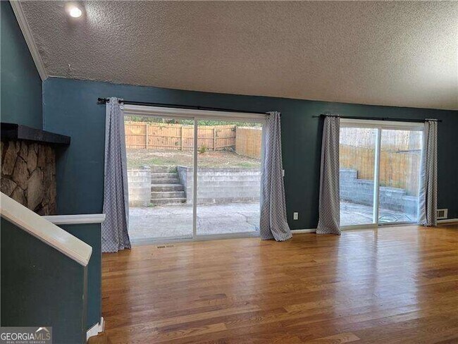 Foto del edificio - 3288 Timber Bluff Dr NE