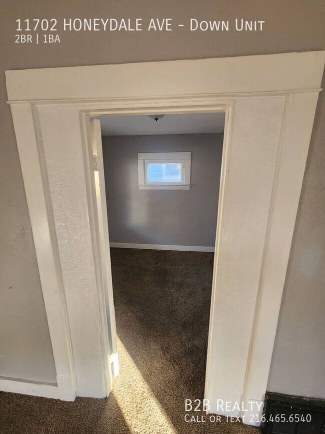 Building Photo - 11702 Honeydale Ave