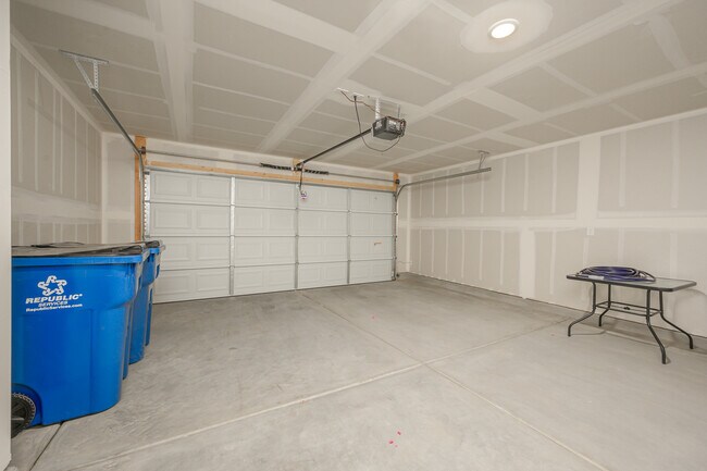 Foto del edificio - 2389 Cottonwood Dr