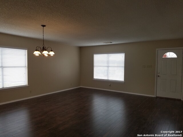 Foto del edificio - 6803 Misty Field Dr