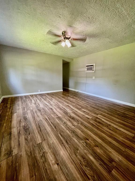 Building Photo - 27327 Peach Creek Dr