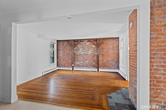 Building Photo - 251 Lawrence St