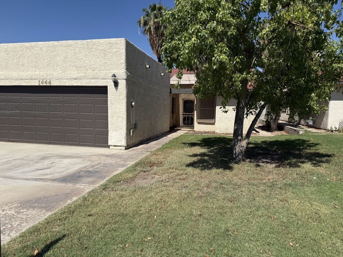 Primary Photo - Sunset Mesa Townhouse for Rent