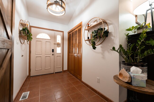 Building Photo - Sanctuary de Bandelier, Unit Bedroom 1 "Ka...