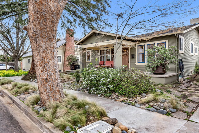 Building Photo - 1041 Santa Barbara Ct