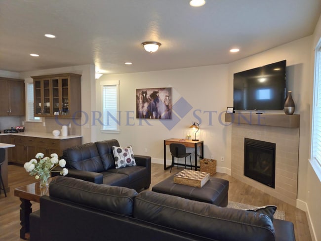 Building Photo - Stunning home in quiet subdivision!