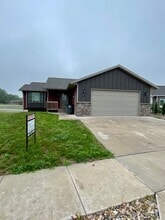 Building Photo - 628 Rachel Ln