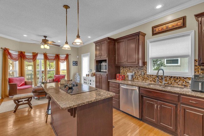 Foto del edificio - Wonderful 4 Bedroom Home in Palisades Park