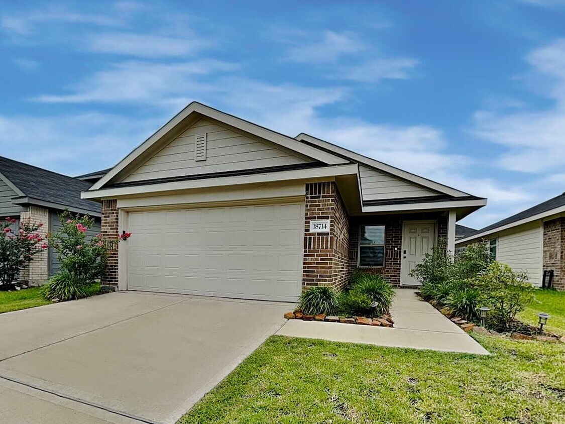 Foto principal - 18714 Mercer Fls Dr