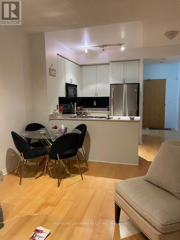 Photo du bâtiment - 3939 Duke of York Blvd