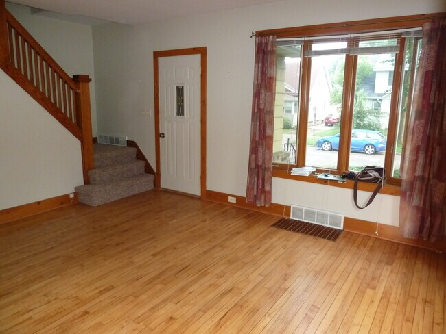 Building Photo - 3213 Thorp St