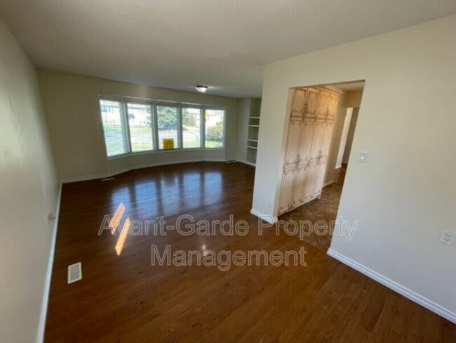 Building Photo - 129 Marion Dr
