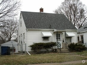 Building Photo - 640 Kern St