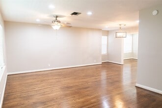 Building Photo - 8527 Greenbush St