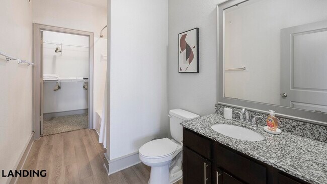 Foto del edificio - 4689 Mustang Pkwy