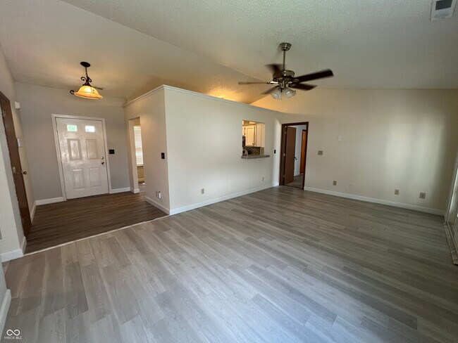Building Photo - 2010 Twin Leaf Ct