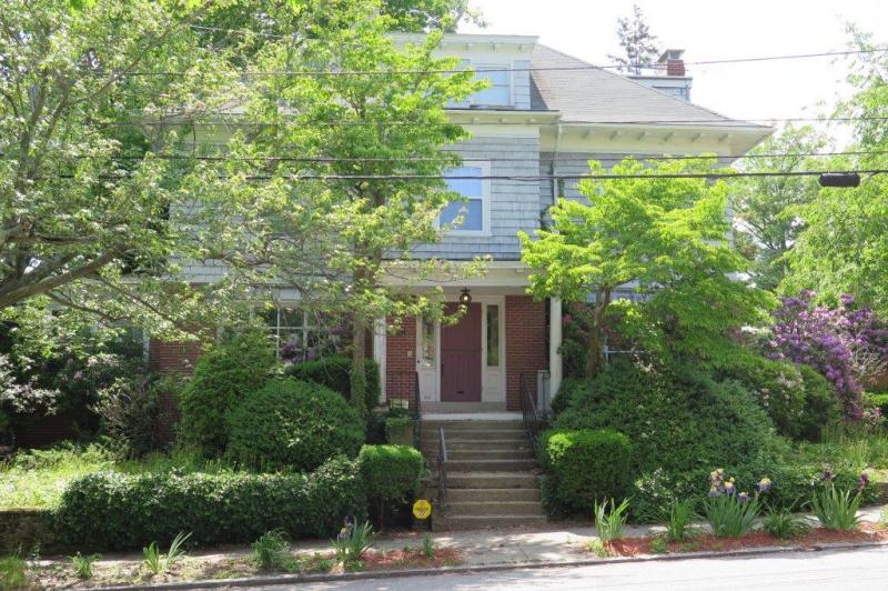 Primary Photo - 66 Cole Ave