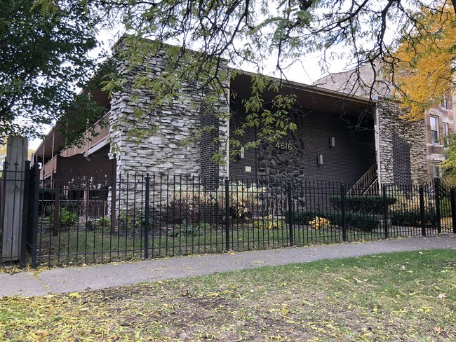 Building Photo - 4616 N Wolcott Ave