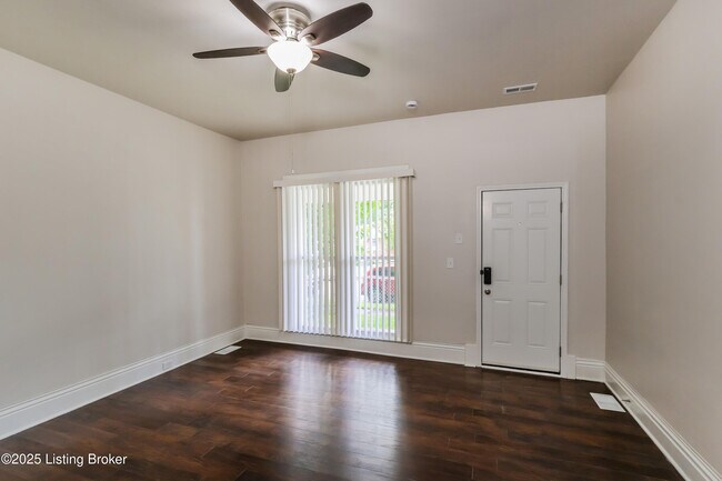 Foto del edificio - 529 Wainwright Ave
