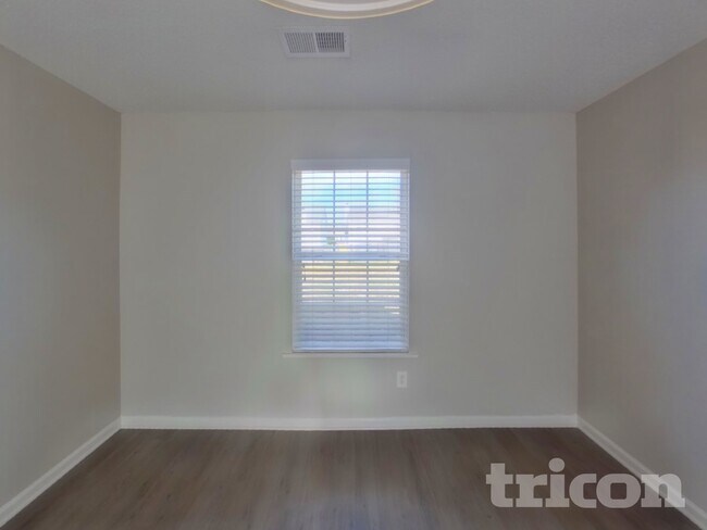 Foto del edificio - 142 Quiet Grove Dr