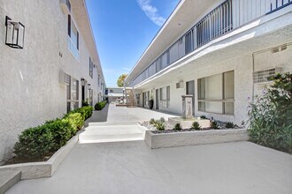 Terraces at Tarzana photo'