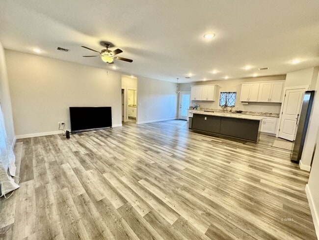 Building Photo - 860 S Flagstone Wy