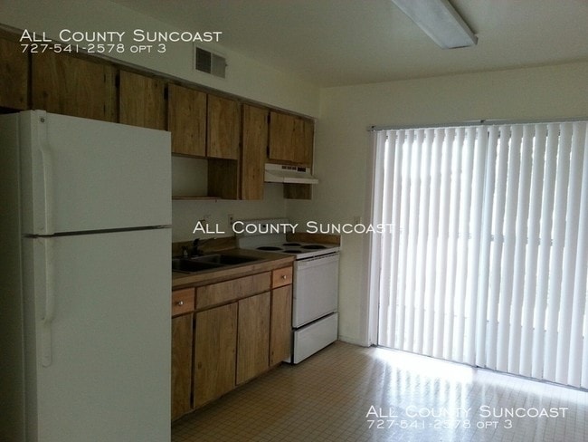 Building Photo - 7208 68th Ct N