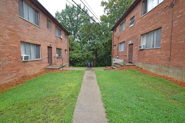 Quiet residential street - 3760 Bonfield Dr