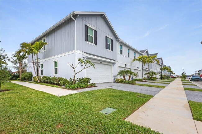 Foto del edificio - 4820 Longwood Lake Sq