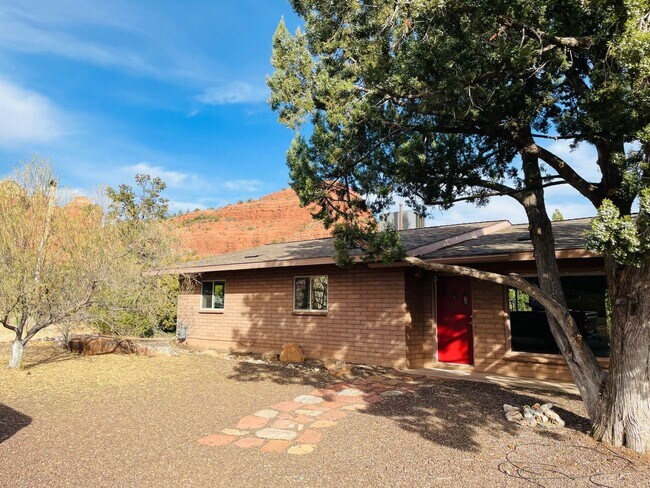 Building Photo - West Sedona single family home.