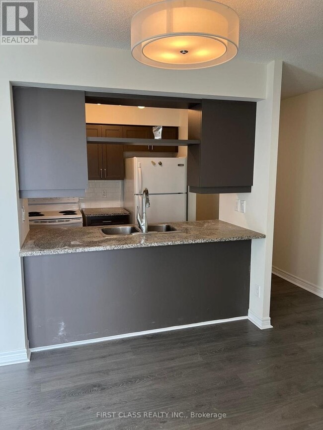 Photo du bâtiment - 70 Town Centre Court