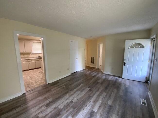 Photo - Charming 4 bd, 2 bth with 2 room Master Suite House