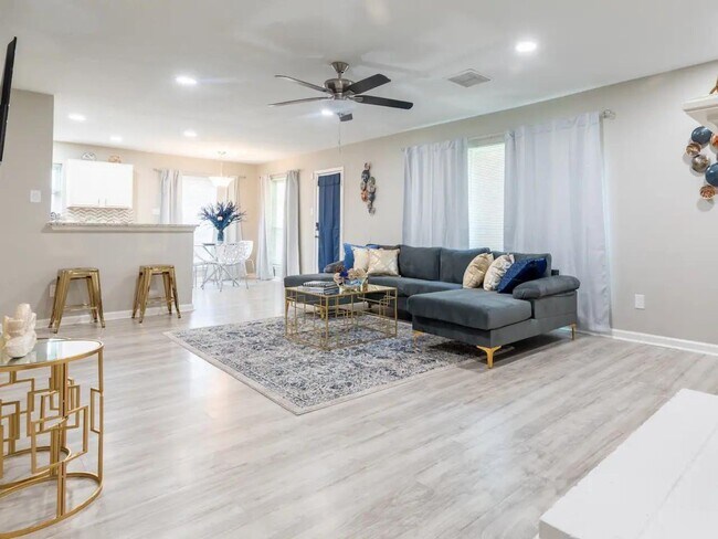 Foto del edificio - 2005 Village Park Dr