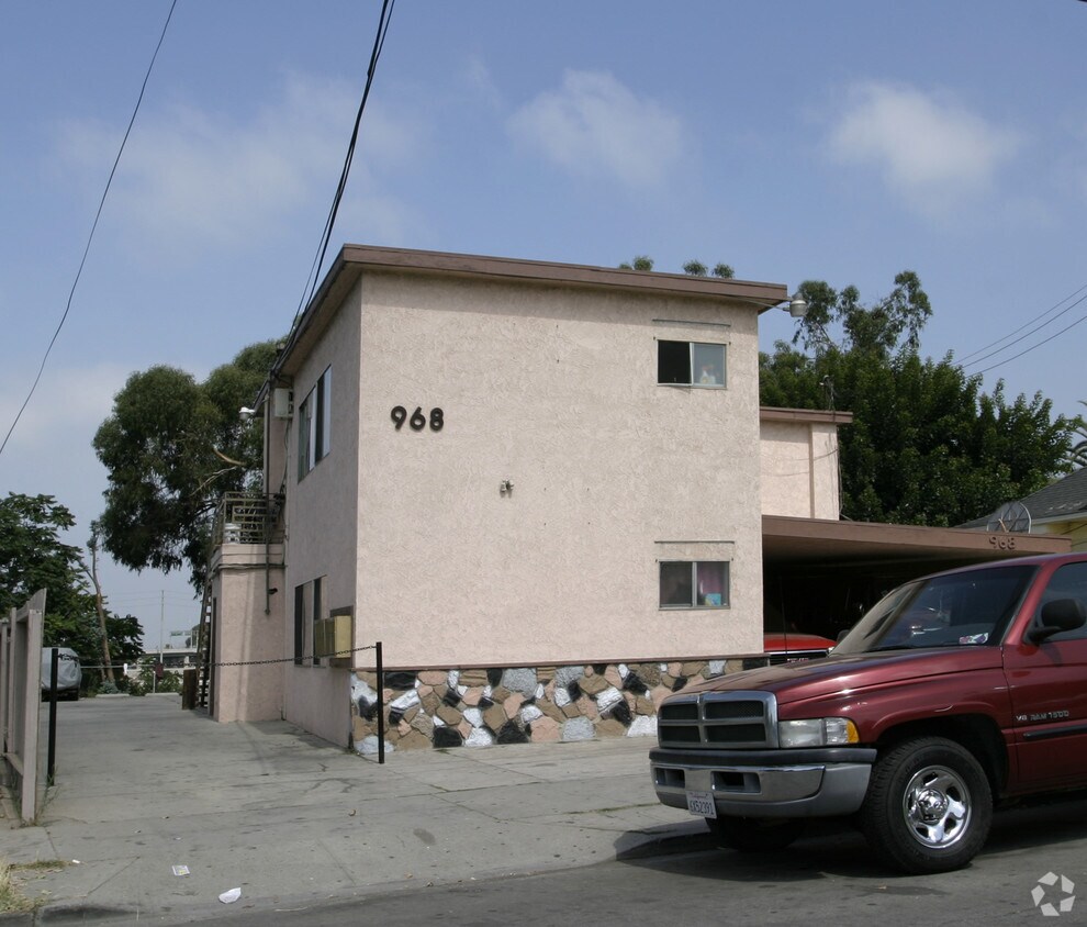 Building Photo - 768 Cerritos Ave
