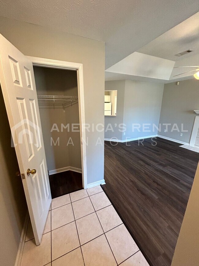 Building Photo - Home for rent in Montgomery! AVAILABLE TO ...