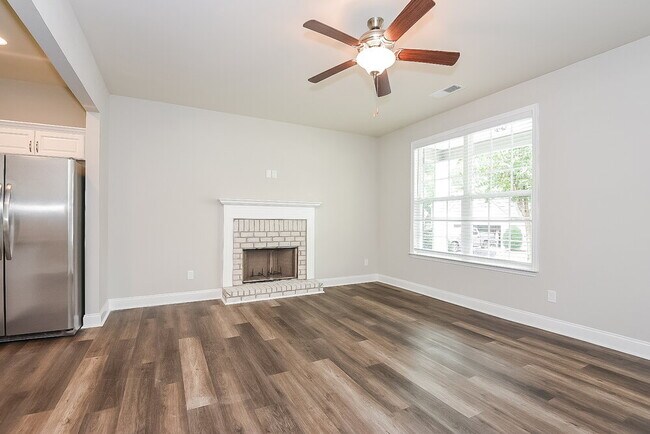 Building Photo - 77 Rosemont Ct