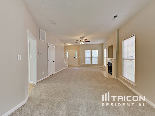 Building Photo - 1051 Hipp Rd