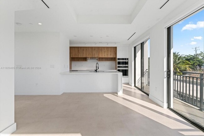 Building Photo - 3345 SW 22nd Terrace