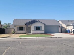 Building Photo - 7303 Avenue 310