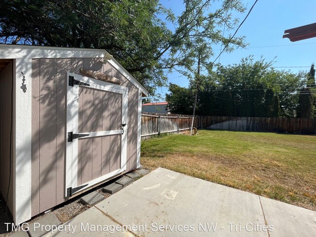 Building Photo - 3 br, 1 bath House - 2014 Newcomer Avenue