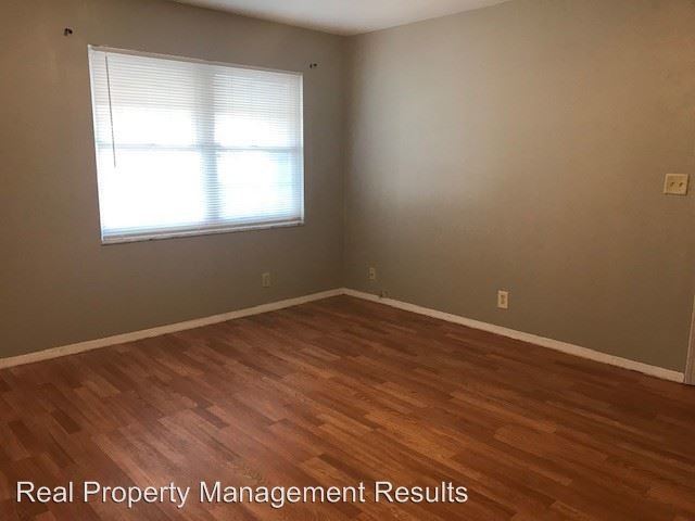 Foto del edificio - 701 Village Ln
