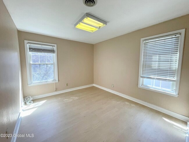 Building Photo - 1521 Balltown Rd